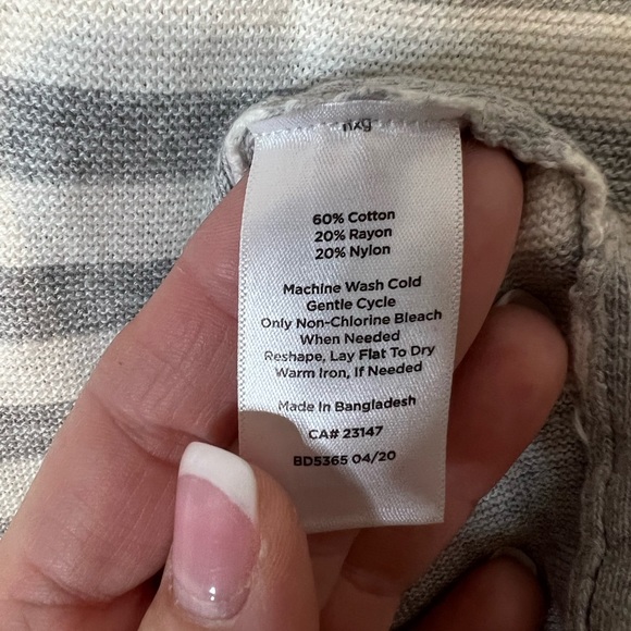 Talbots White and Gray Long Sleeve Tunic Top Size Small - Picture 4 of 4